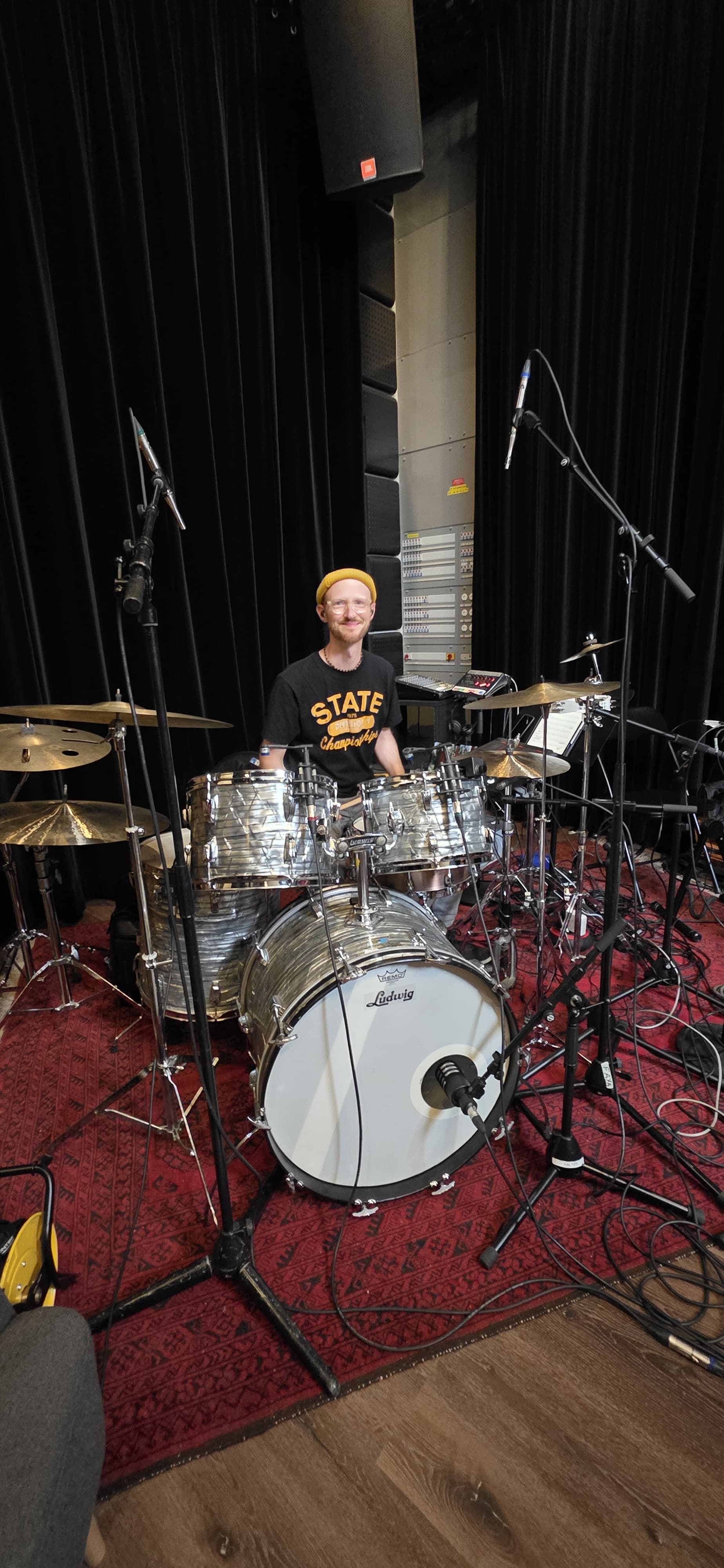 Gitarrist der Band bei Studio-Session